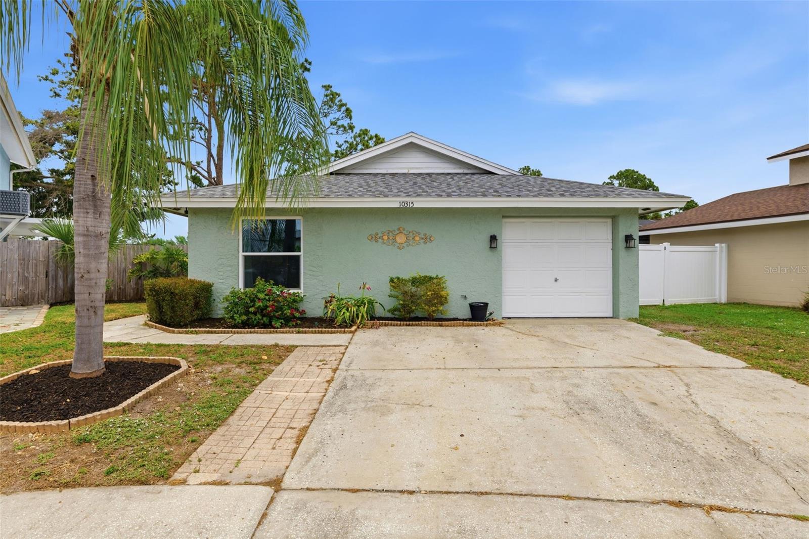 10315 CHADBOURNE DR, TAMPA, FL, 33624