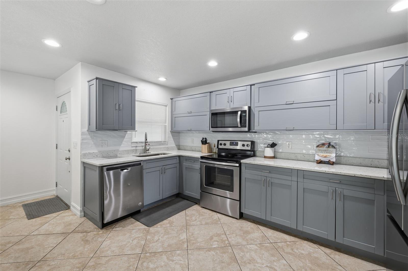 10315 CHADBOURNE DR, TAMPA, FL, 33624