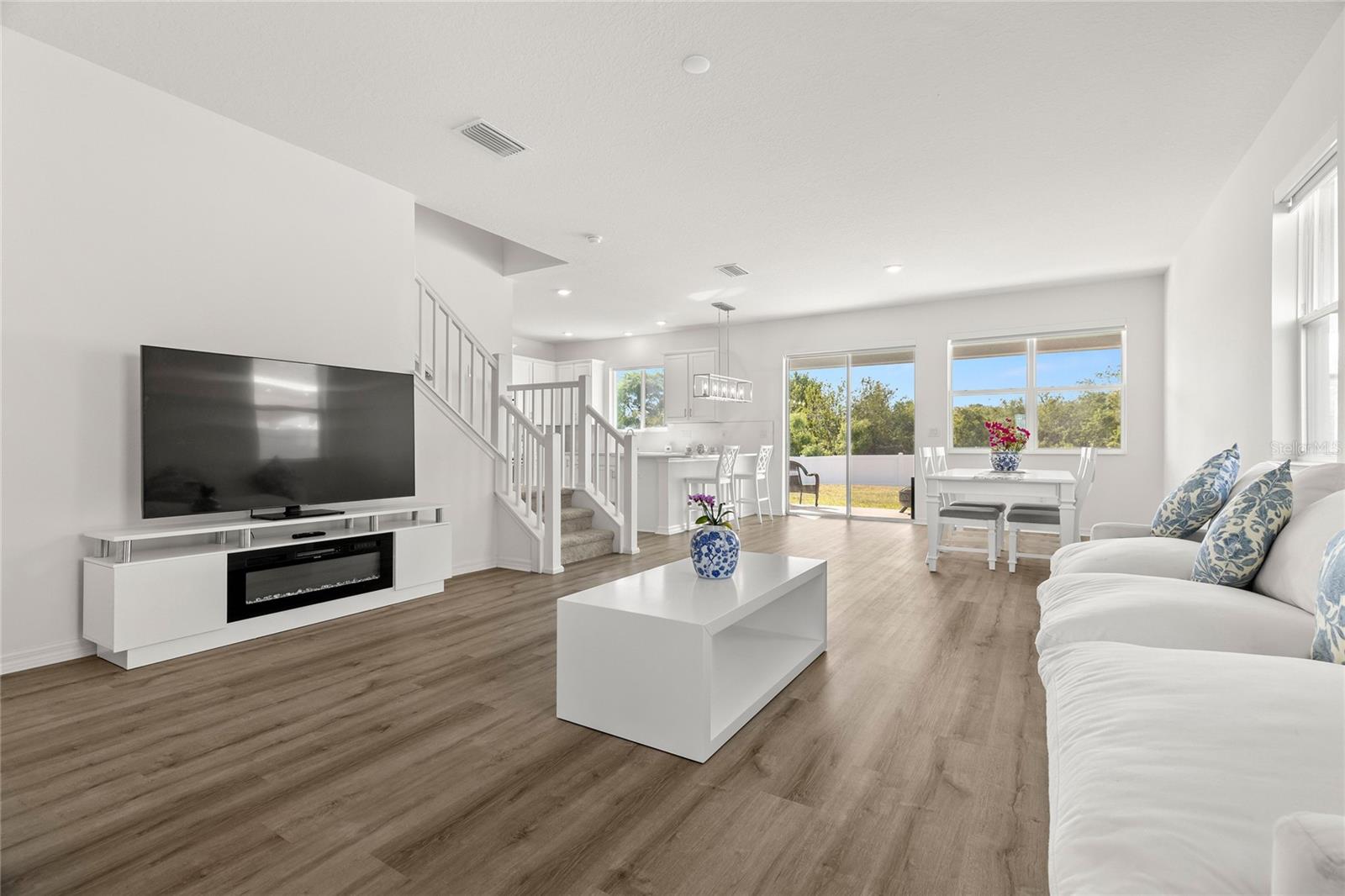 9104 SANDY BLUFFS CIR, PARRISH, FL, 34219