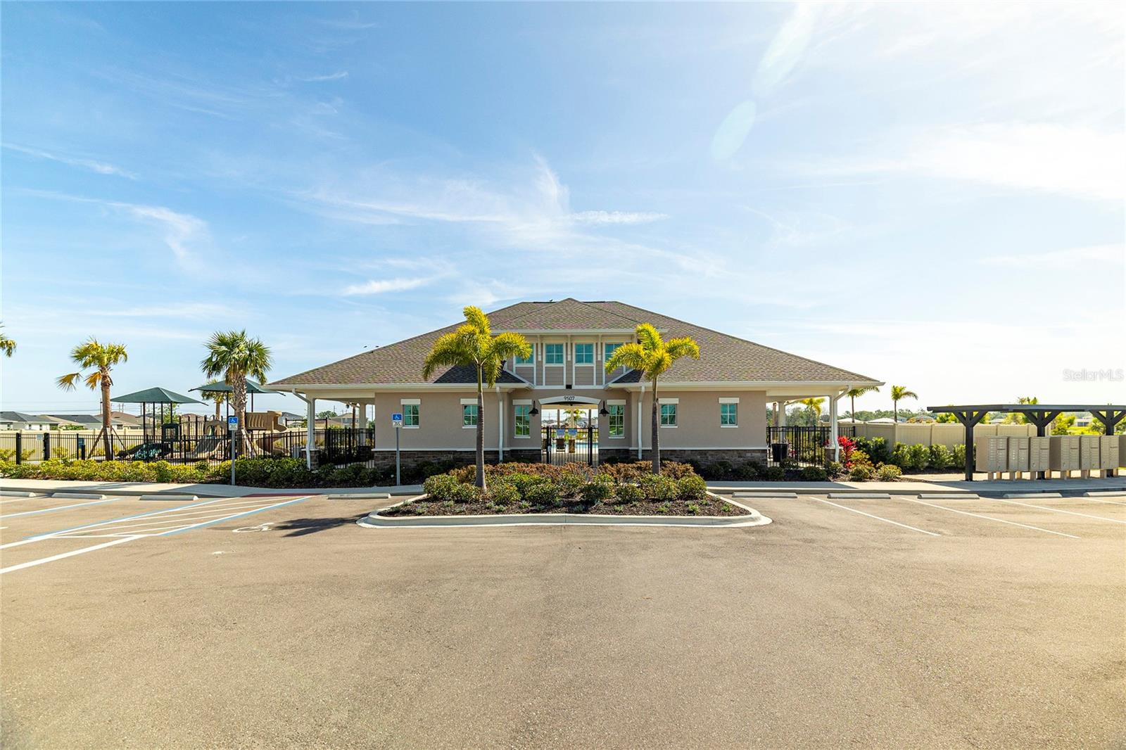 9104 SANDY BLUFFS CIR, PARRISH, FL, 34219