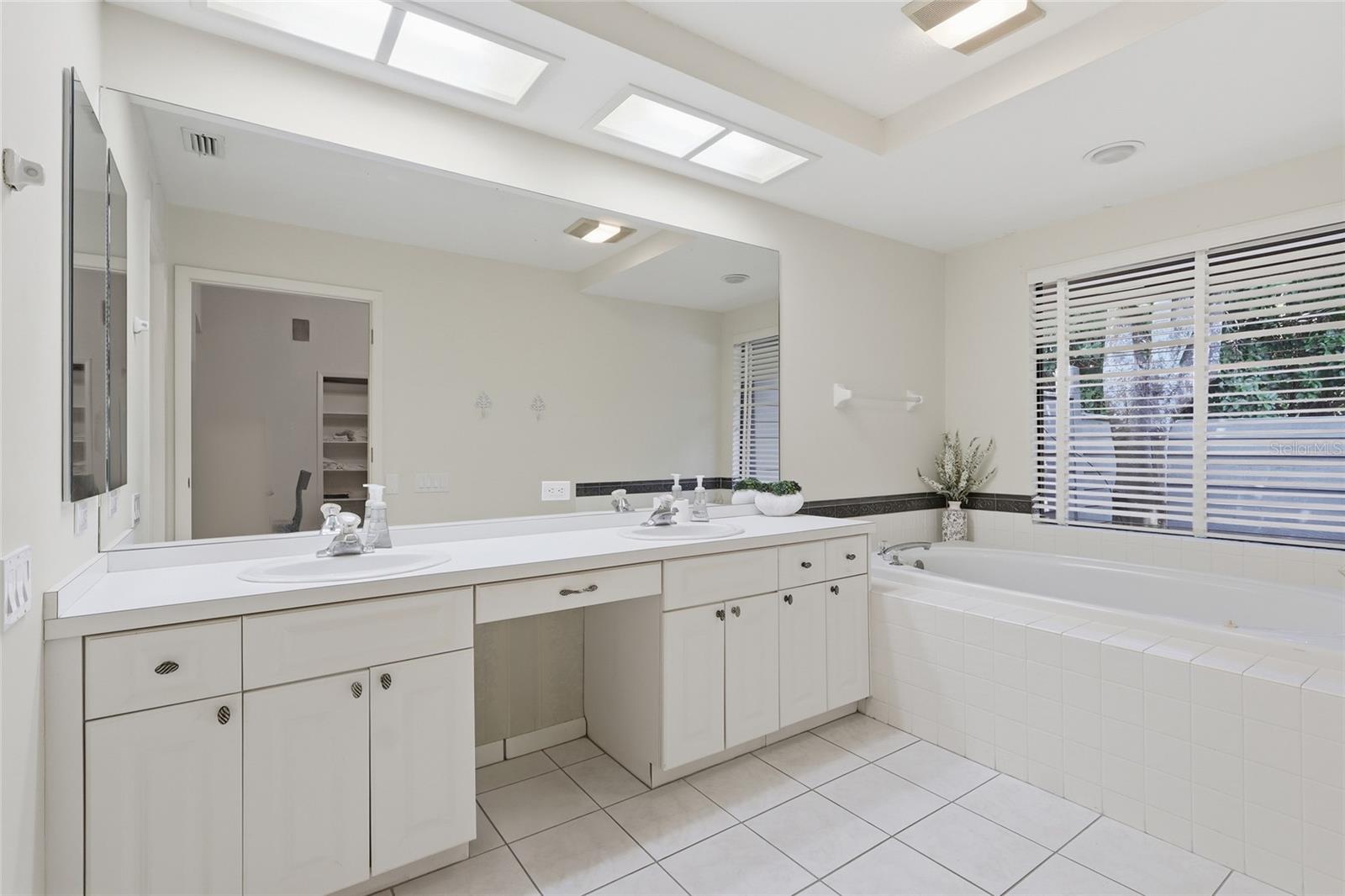 5344 COBBLESTONE CT, WESLEY CHAPEL, FL, 33543