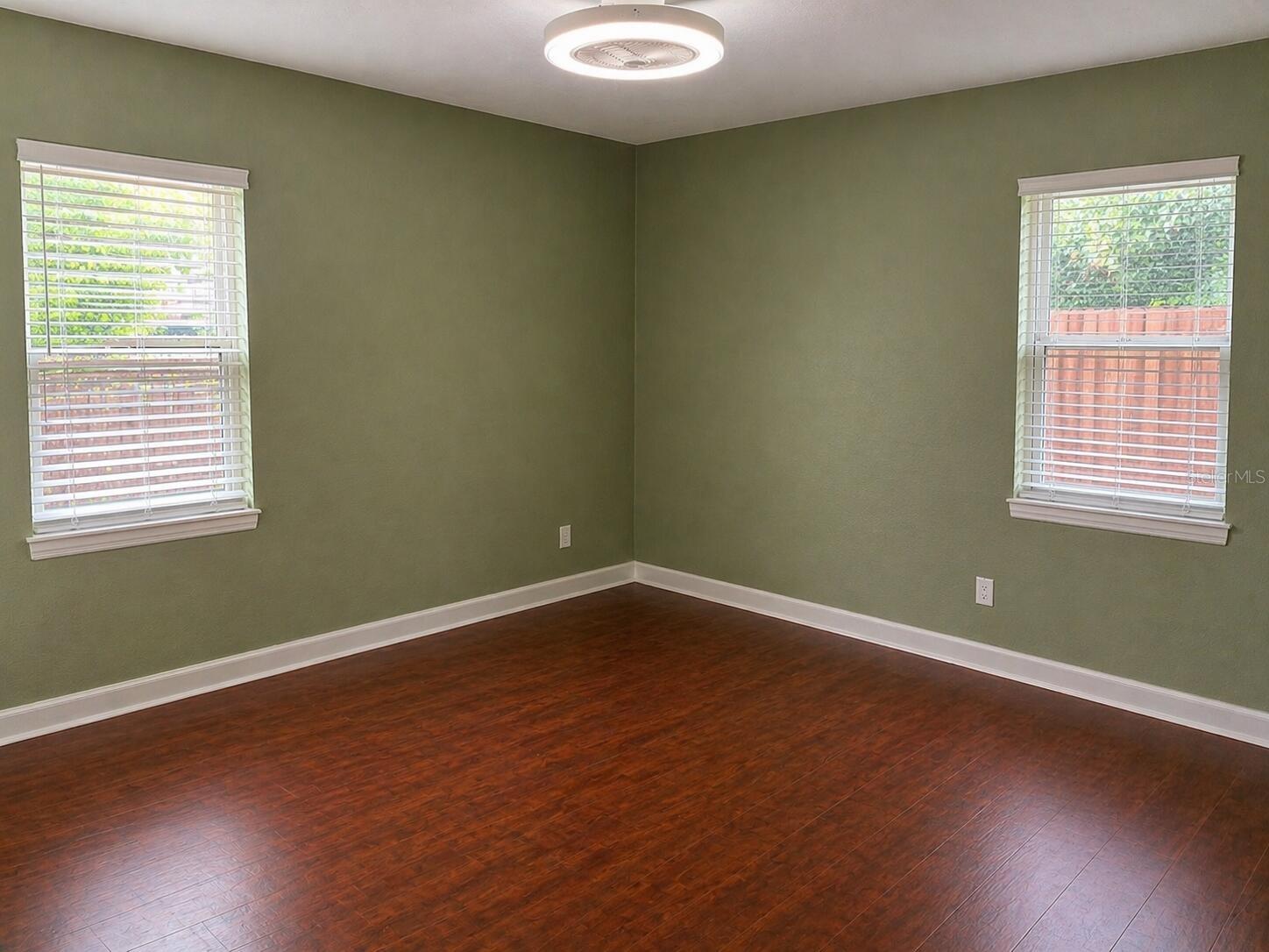 8618 GRANDVIEW DR, TAMPA, FL, 33617