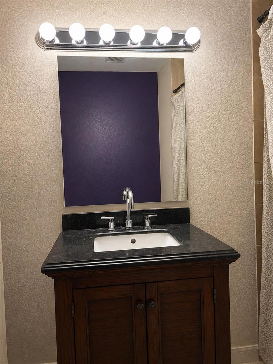 8618 GRANDVIEW DR, TAMPA, FL, 33617