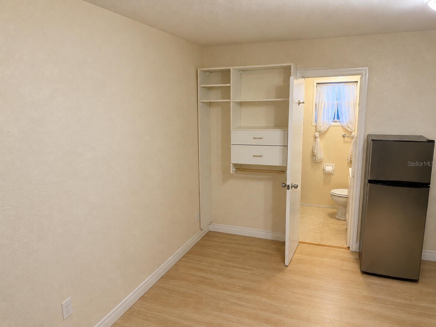 8618 GRANDVIEW DR, TAMPA, FL, 33617