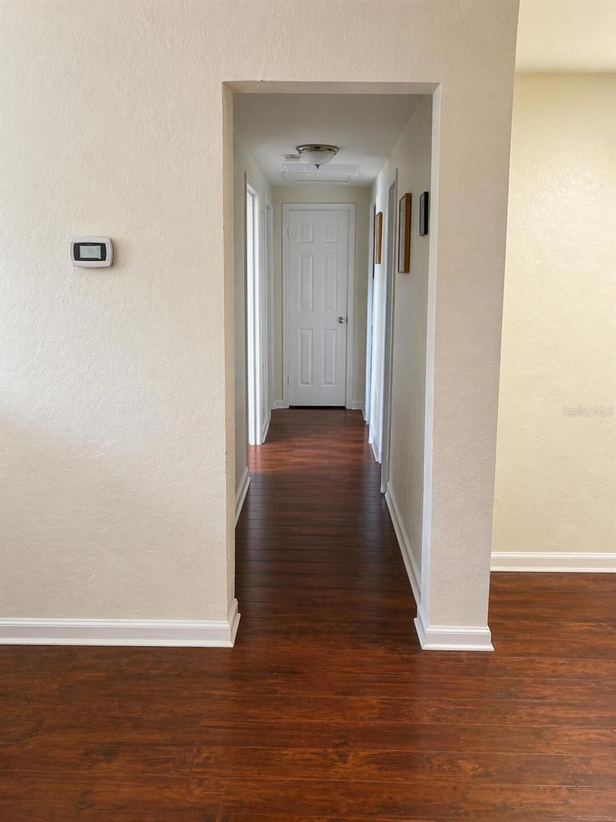 8618 GRANDVIEW DR, TAMPA, FL, 33617