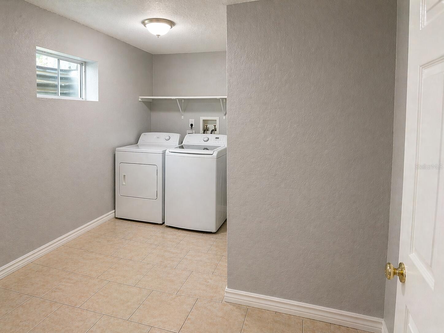 8618 GRANDVIEW DR, TAMPA, FL, 33617