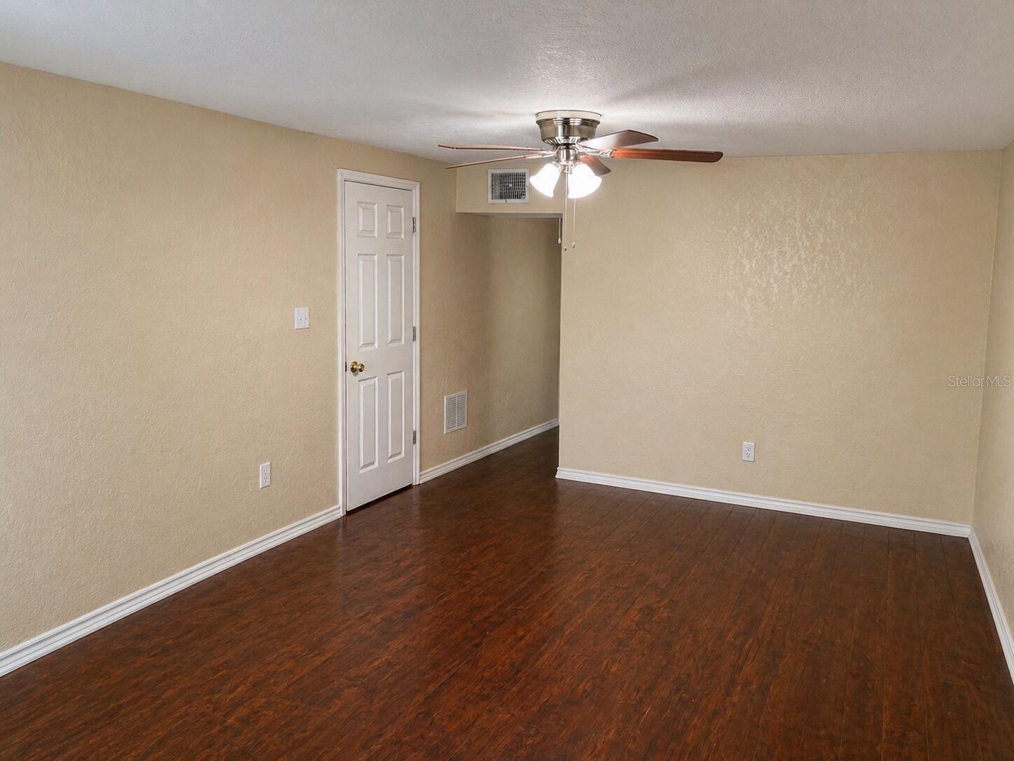 8618 GRANDVIEW DR, TAMPA, FL, 33617