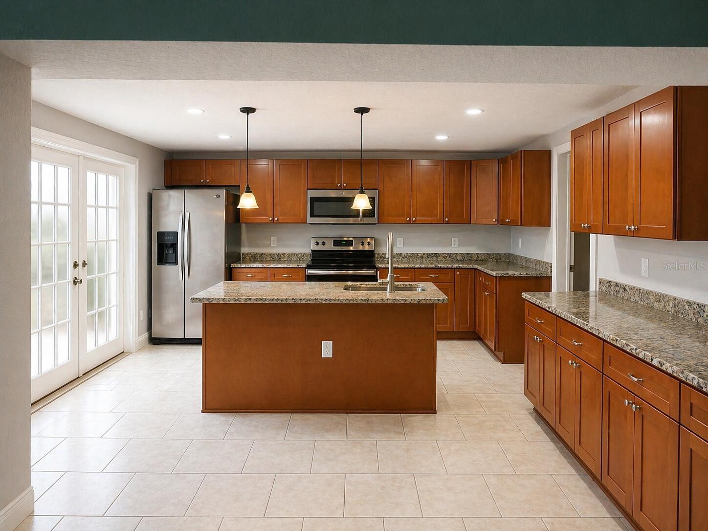 8618 GRANDVIEW DR, TAMPA, FL, 33617