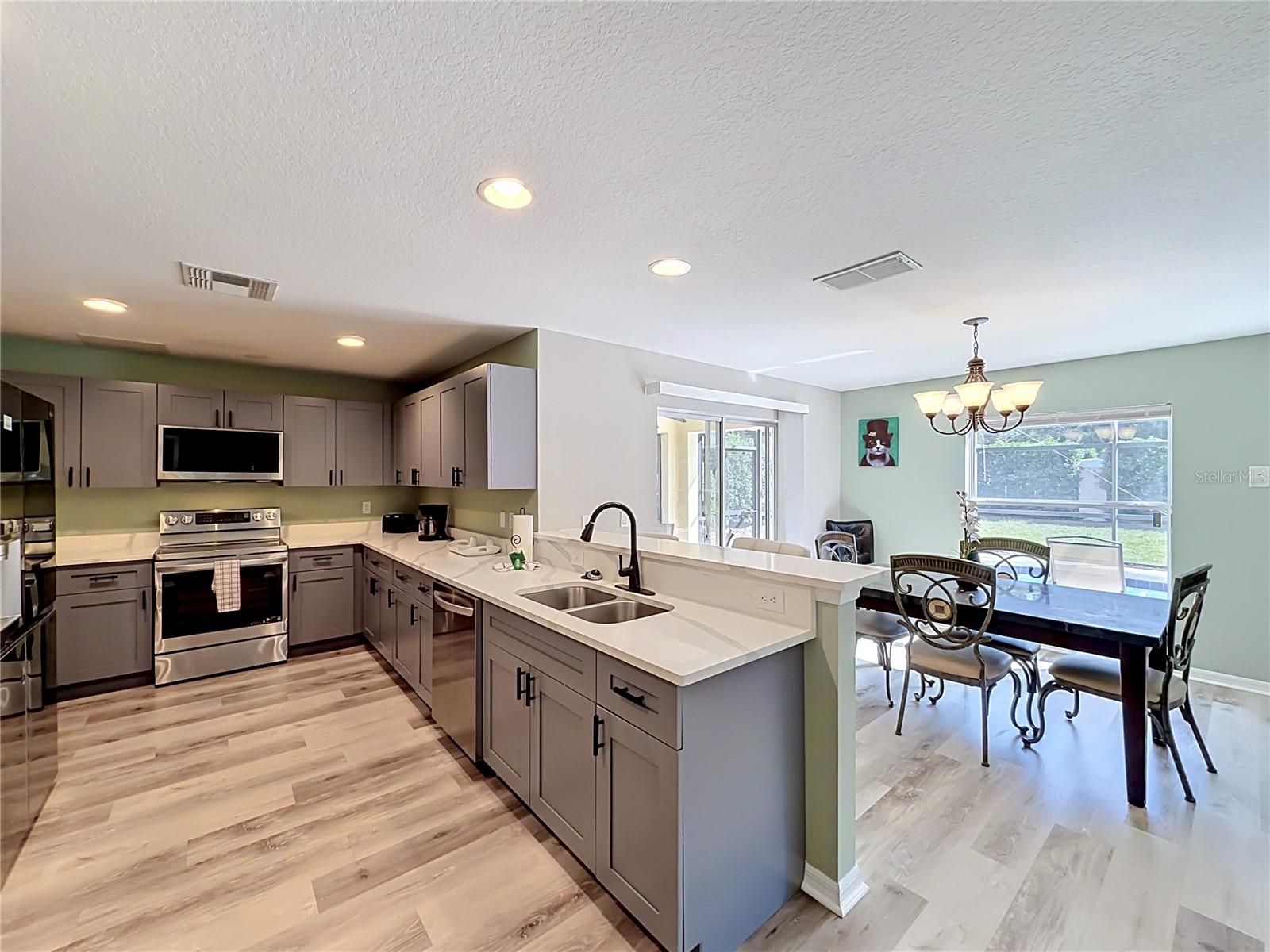 135 ROBIN RD, DAVENPORT, FL, 33896