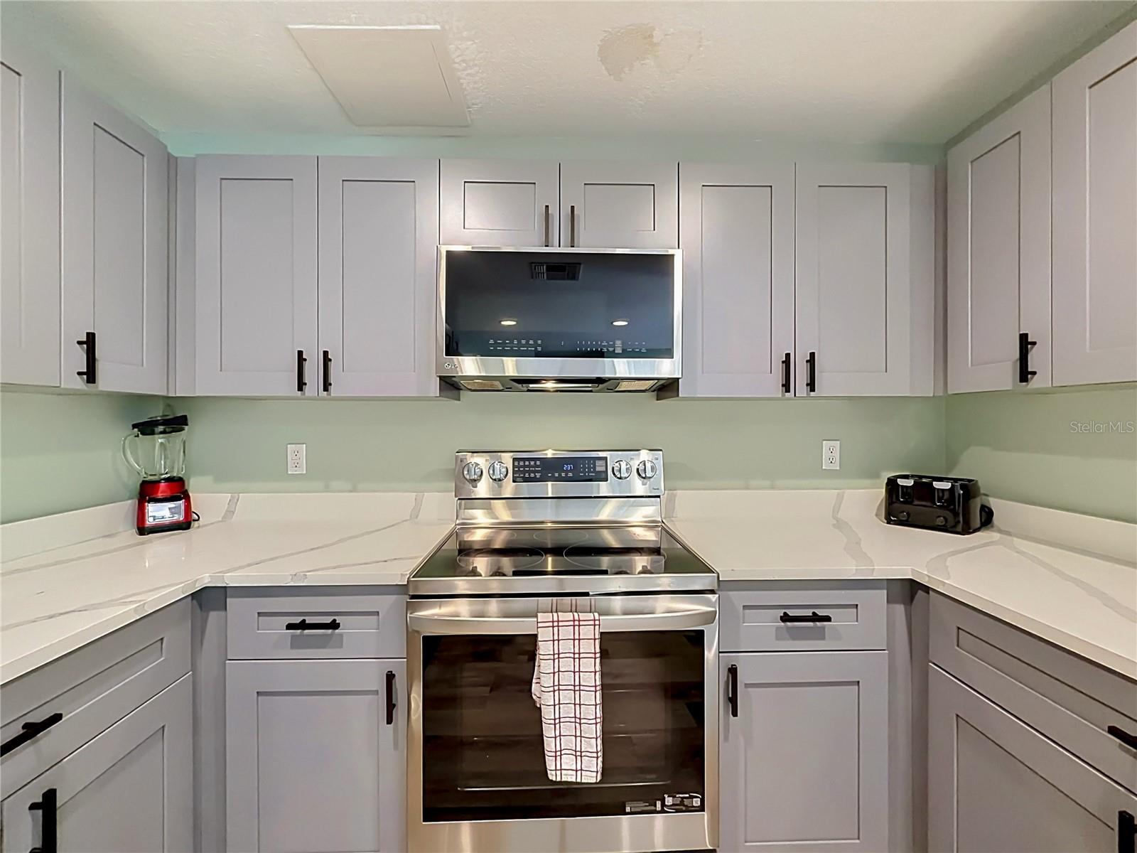 135 ROBIN RD, DAVENPORT, FL, 33896