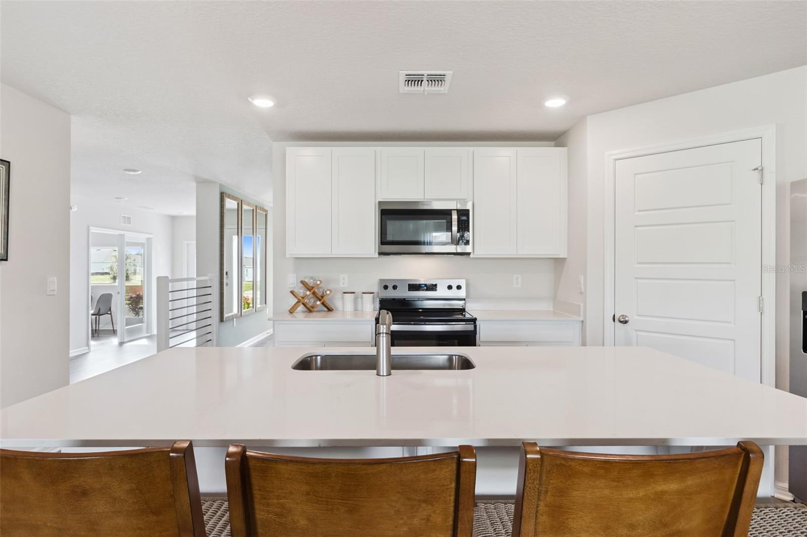 227 SKYFIELD CT, LADY LAKE, FL, 32159