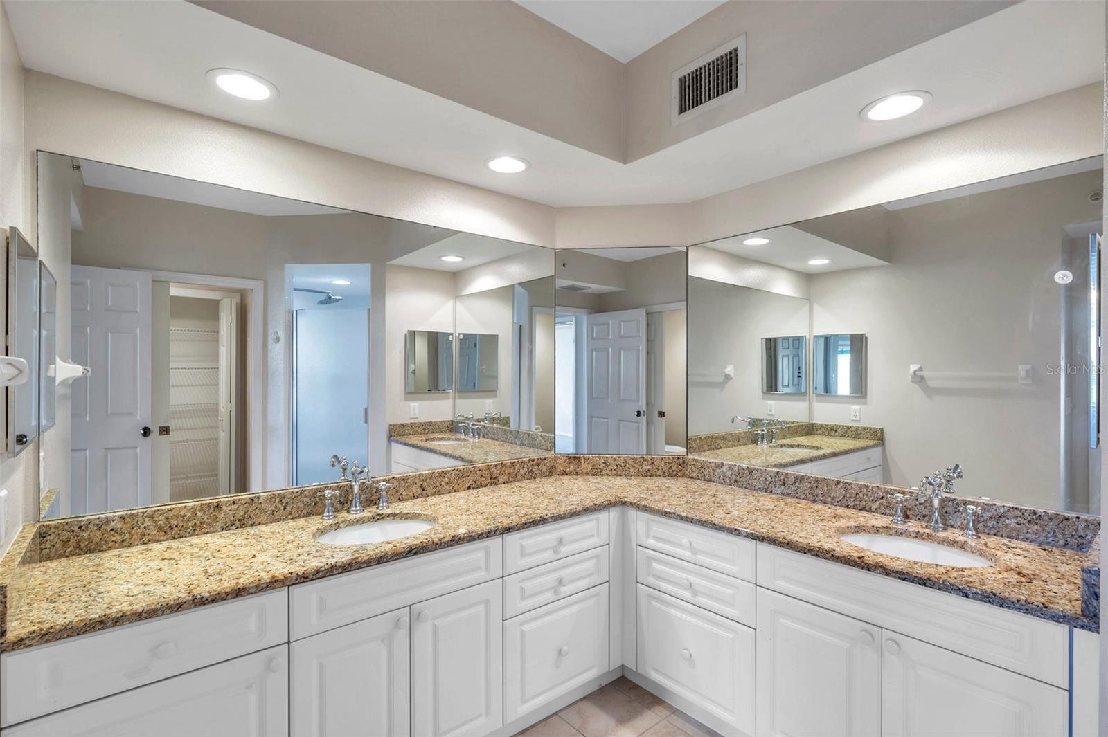1200 COUNTRY CLUB DR #2301, LARGO, FL, 33771