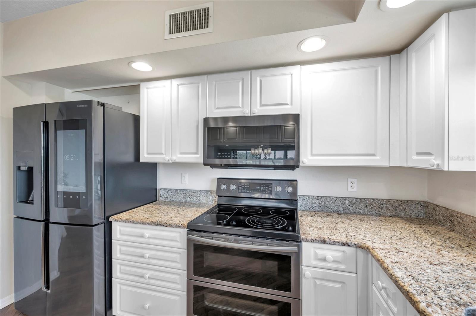 1200 COUNTRY CLUB DR #2301, LARGO, FL, 33771