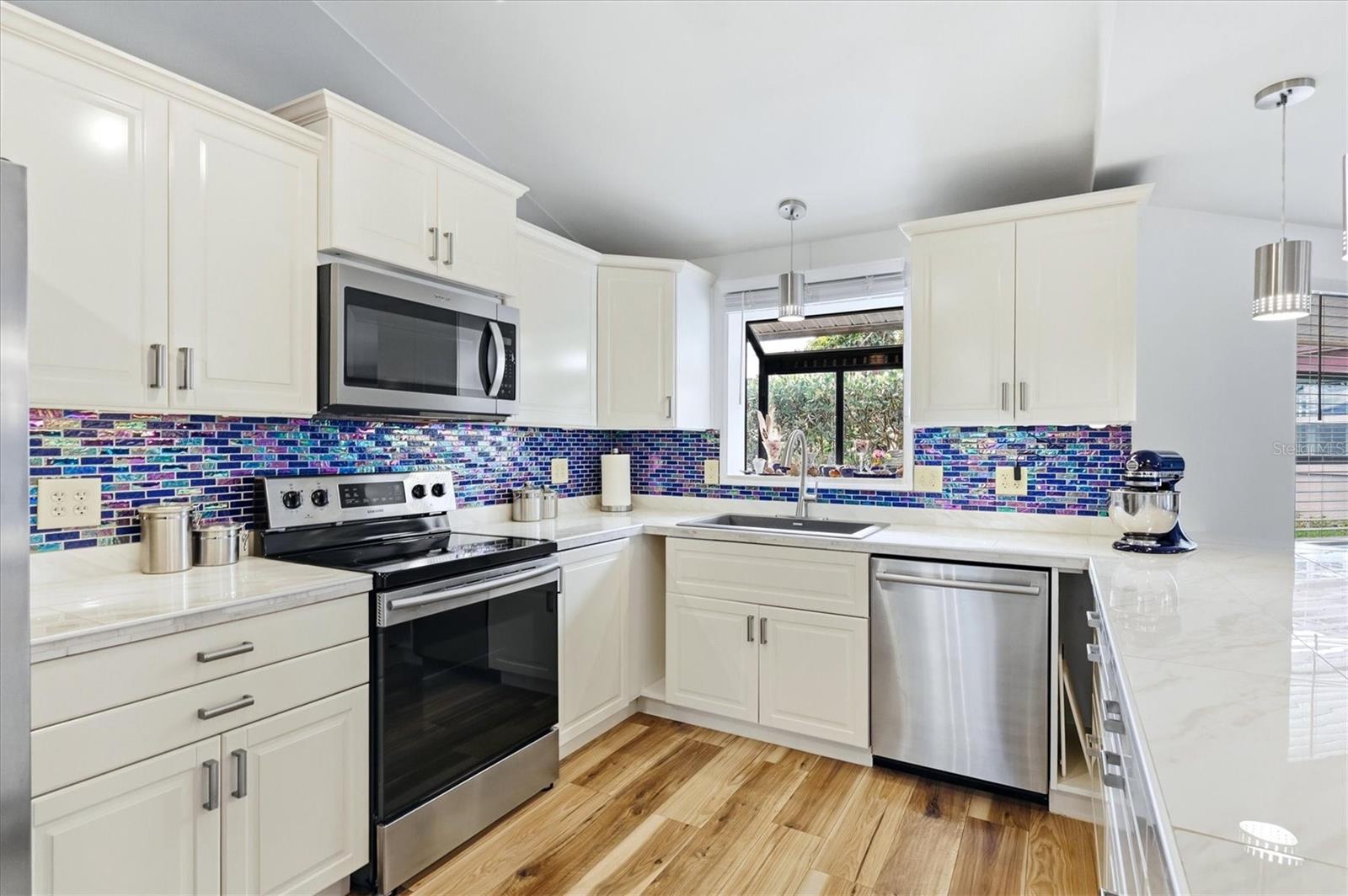 425 DRIFTWOOD RD, VENICE, FL, 34293
