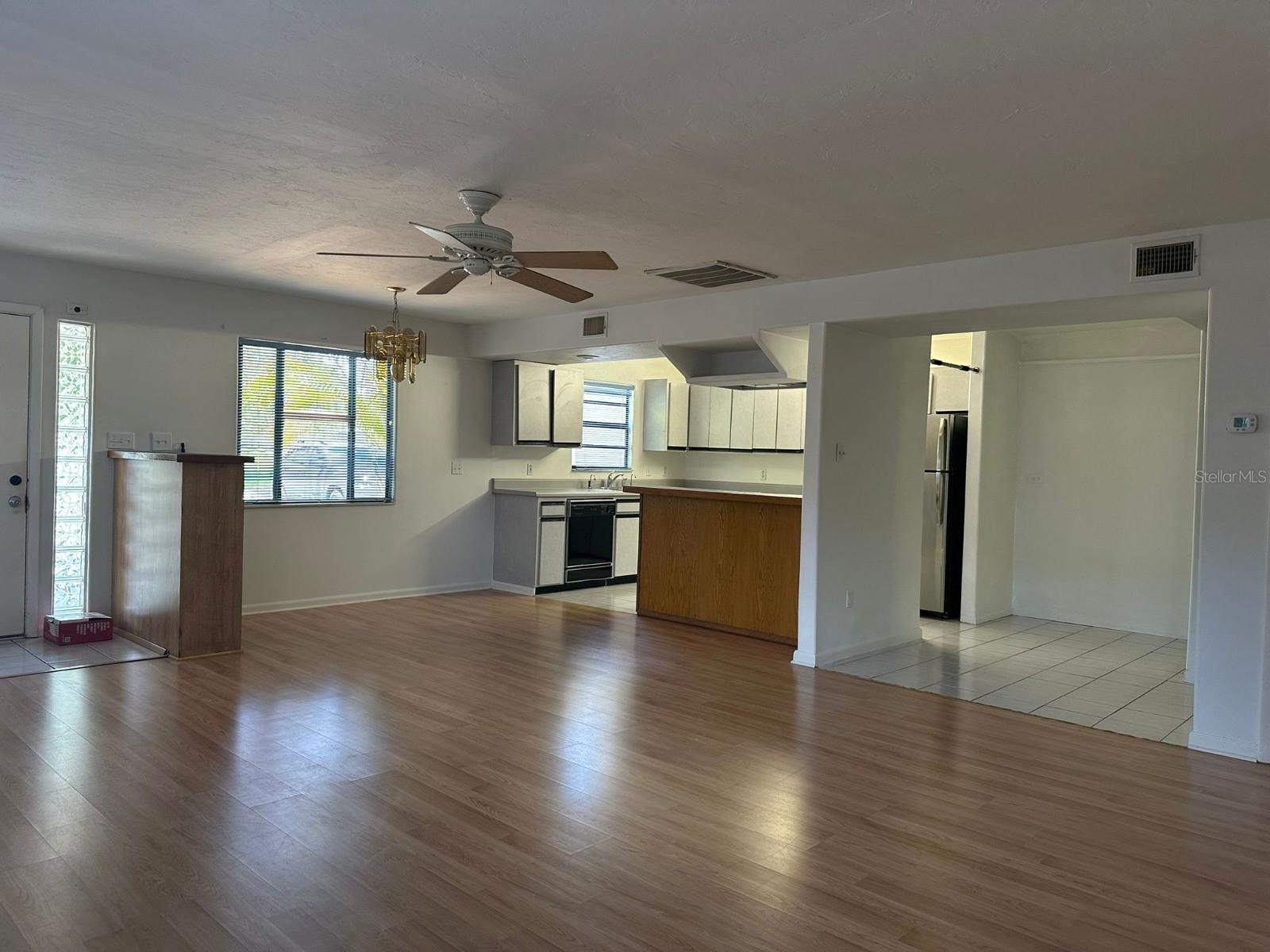 2574 HAWTHORNE ST, SARASOTA, FL, 34239