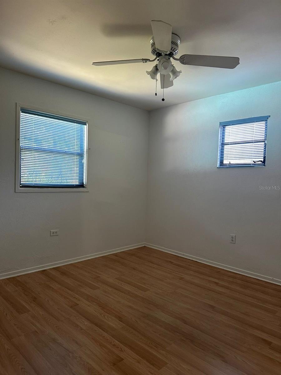 2574 HAWTHORNE ST, SARASOTA, FL, 34239