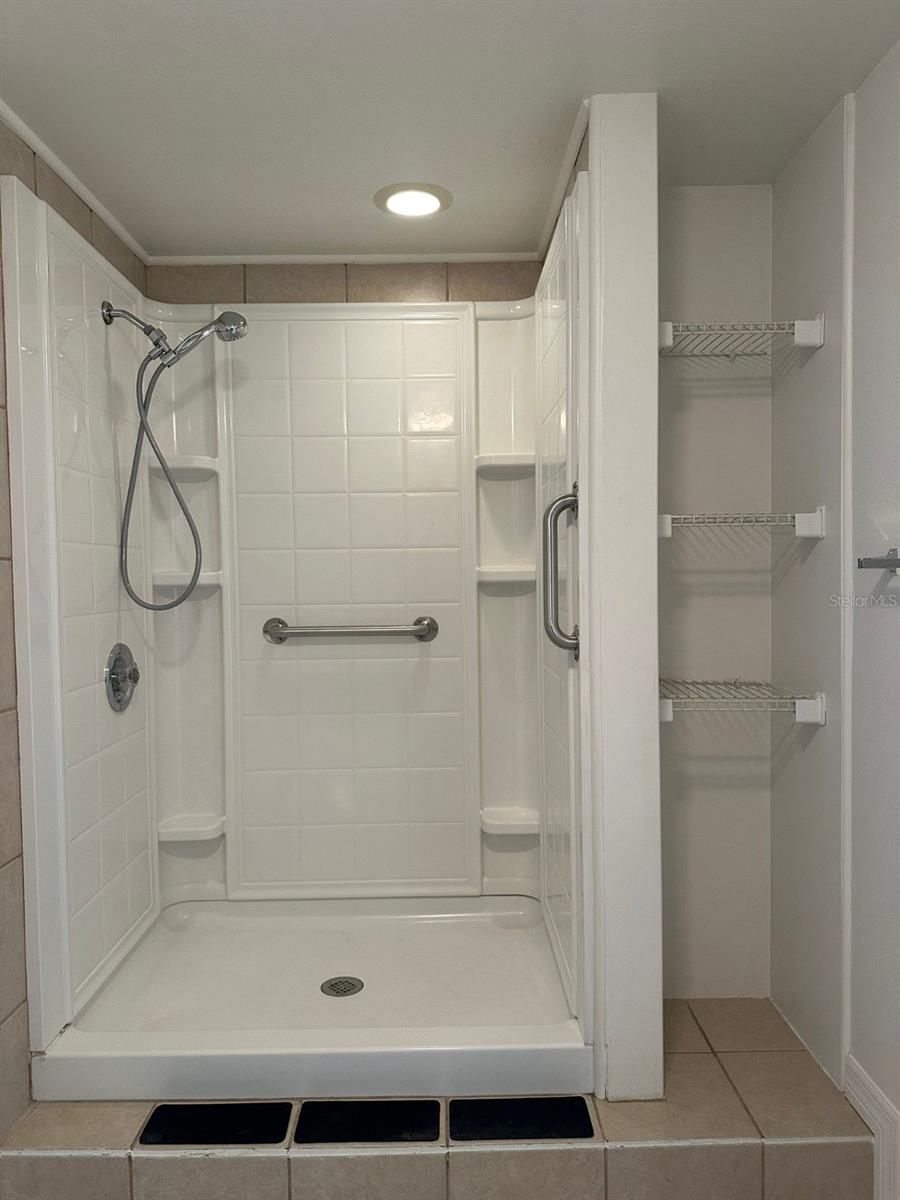 2574 HAWTHORNE ST, SARASOTA, FL, 34239