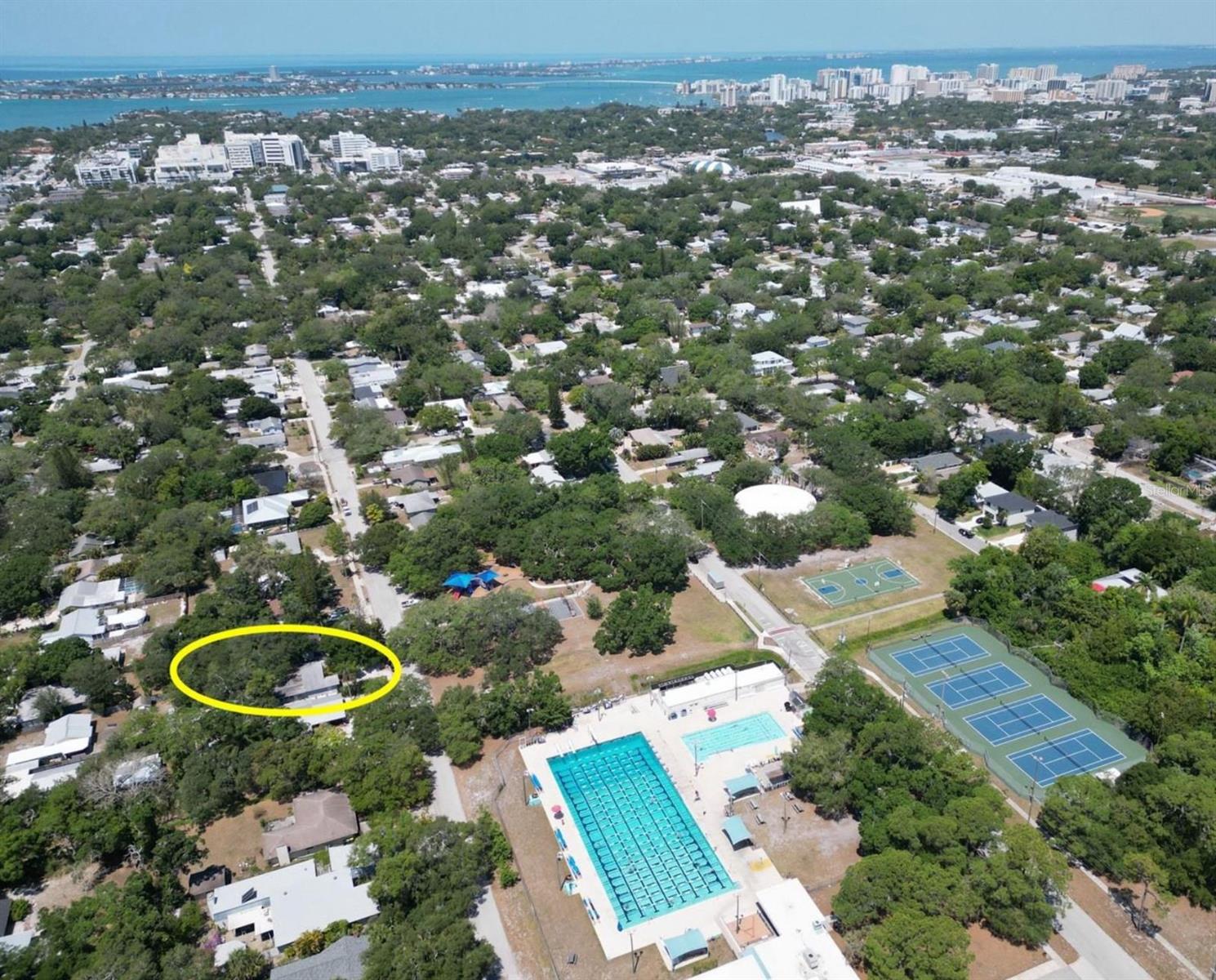 2574 HAWTHORNE ST, SARASOTA, FL, 34239