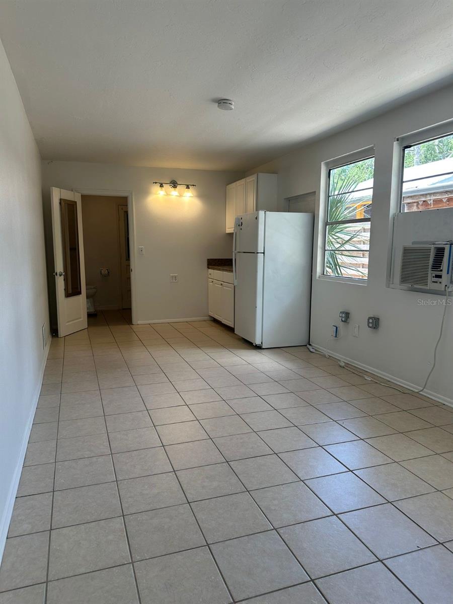 2574 HAWTHORNE ST, SARASOTA, FL, 34239