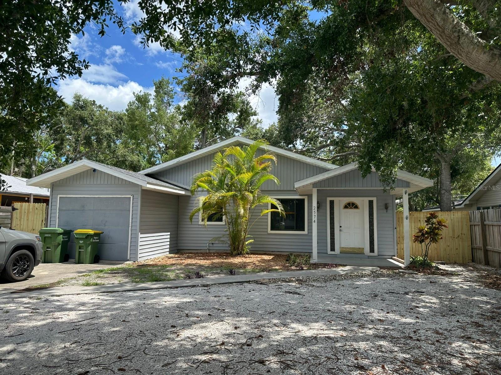 2574 HAWTHORNE ST, SARASOTA, FL, 34239