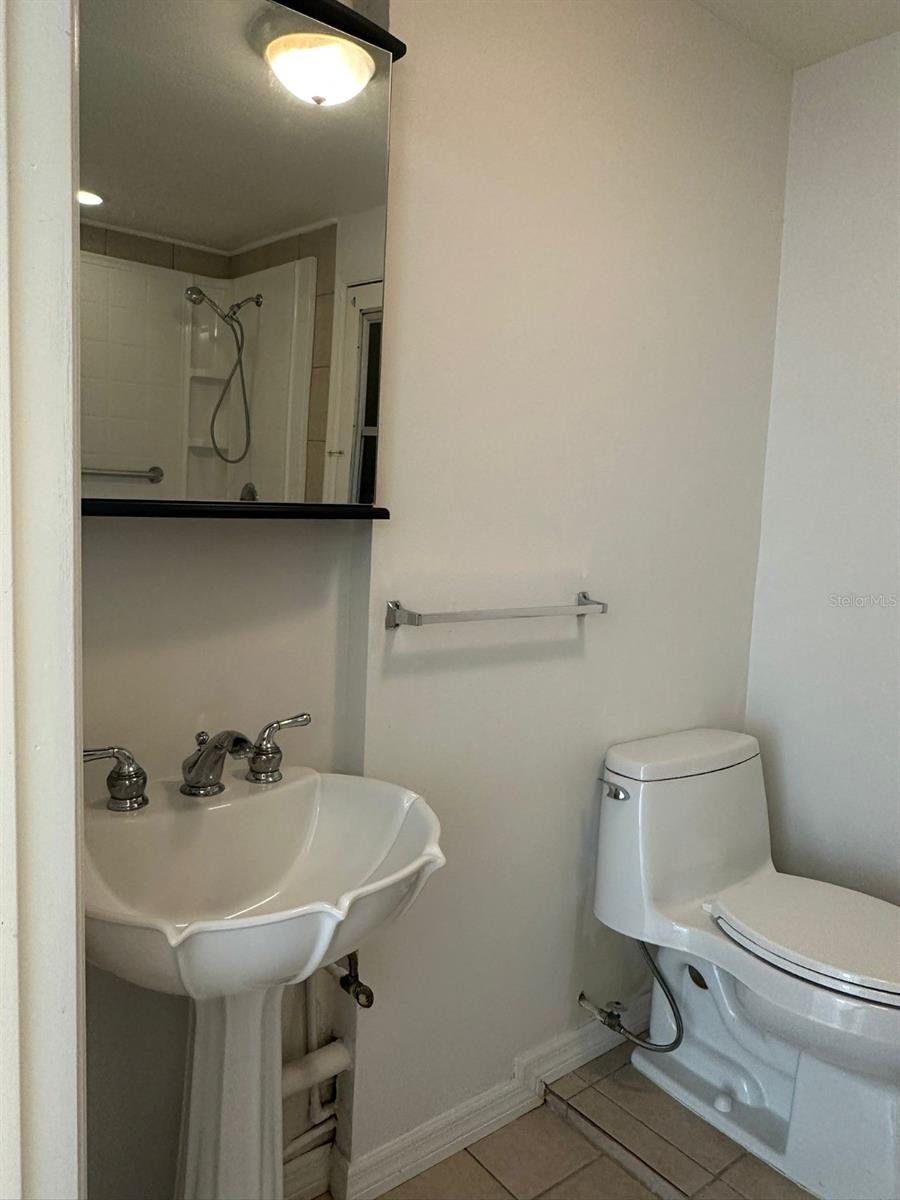 2574 HAWTHORNE ST, SARASOTA, FL, 34239