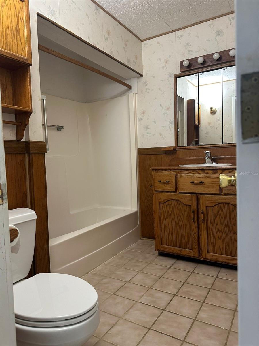 2574 HAWTHORNE ST, SARASOTA, FL, 34239