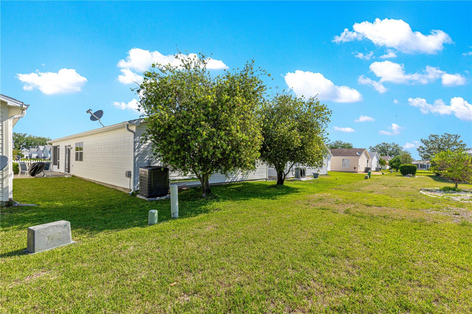 2140 ESTEVEZ DR, LADY LAKE, FL, 32159