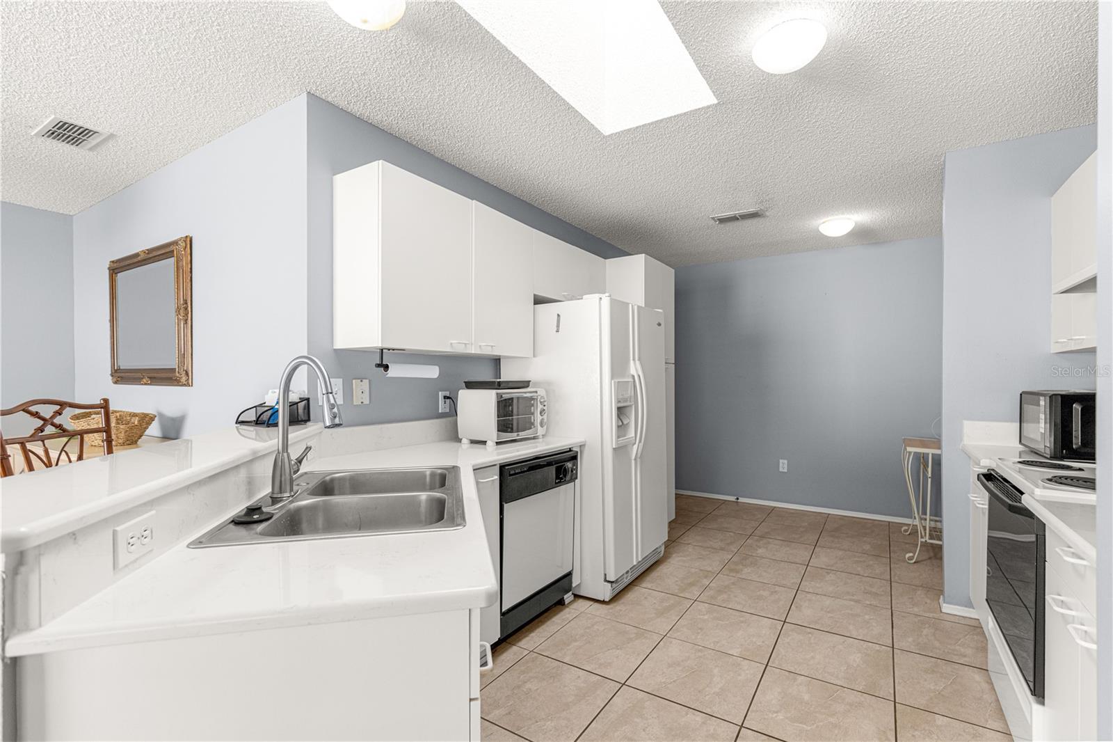 2140 ESTEVEZ DR, LADY LAKE, FL, 32159
