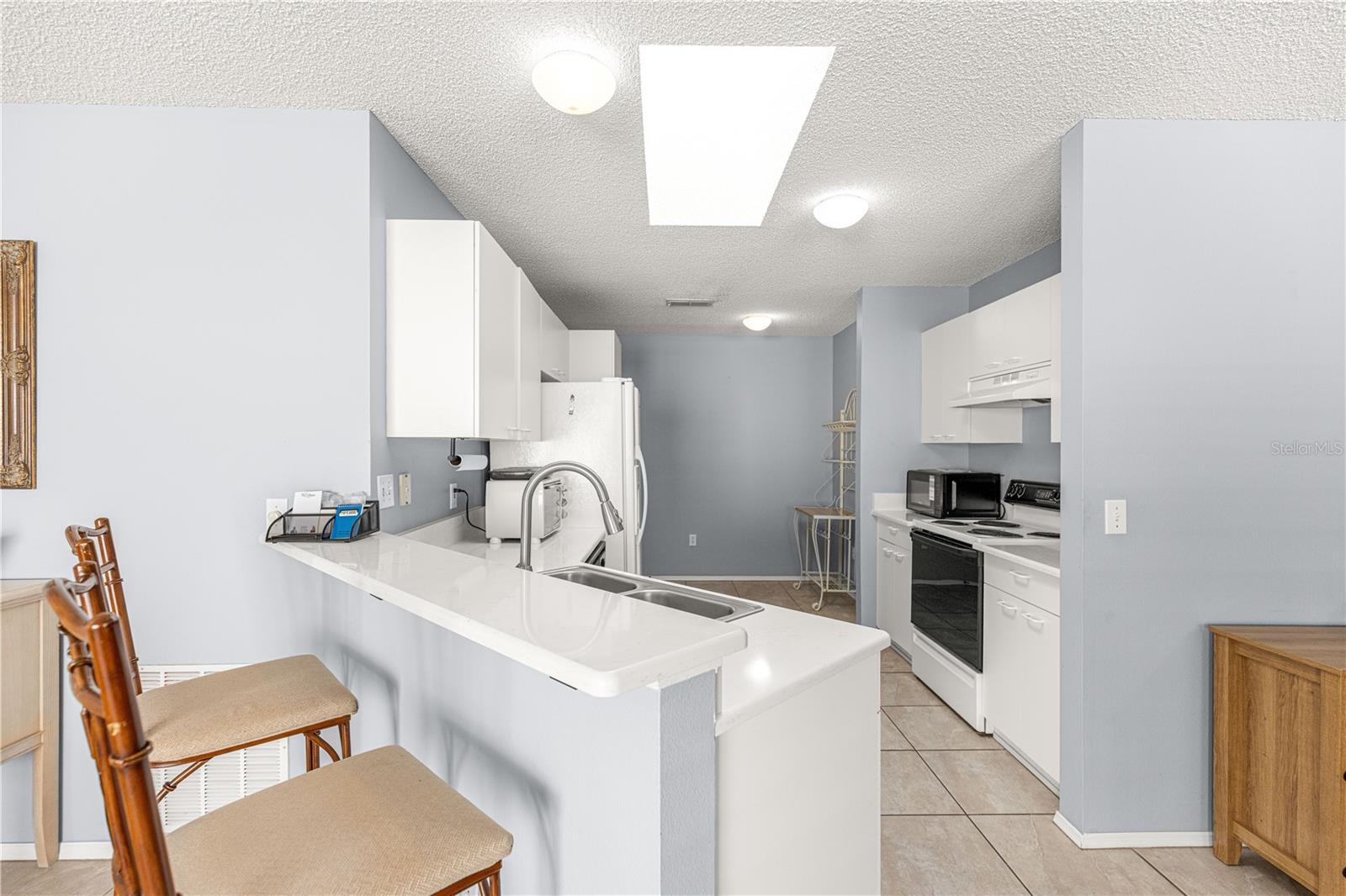 2140 ESTEVEZ DR, LADY LAKE, FL, 32159