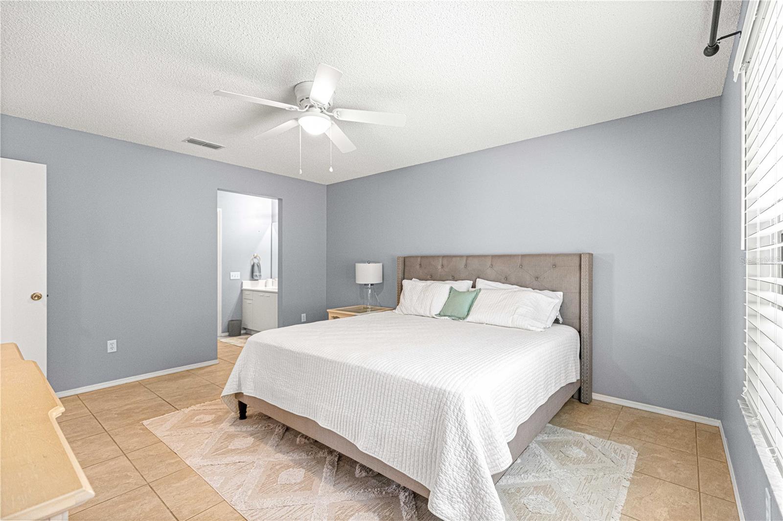 2140 ESTEVEZ DR, LADY LAKE, FL, 32159