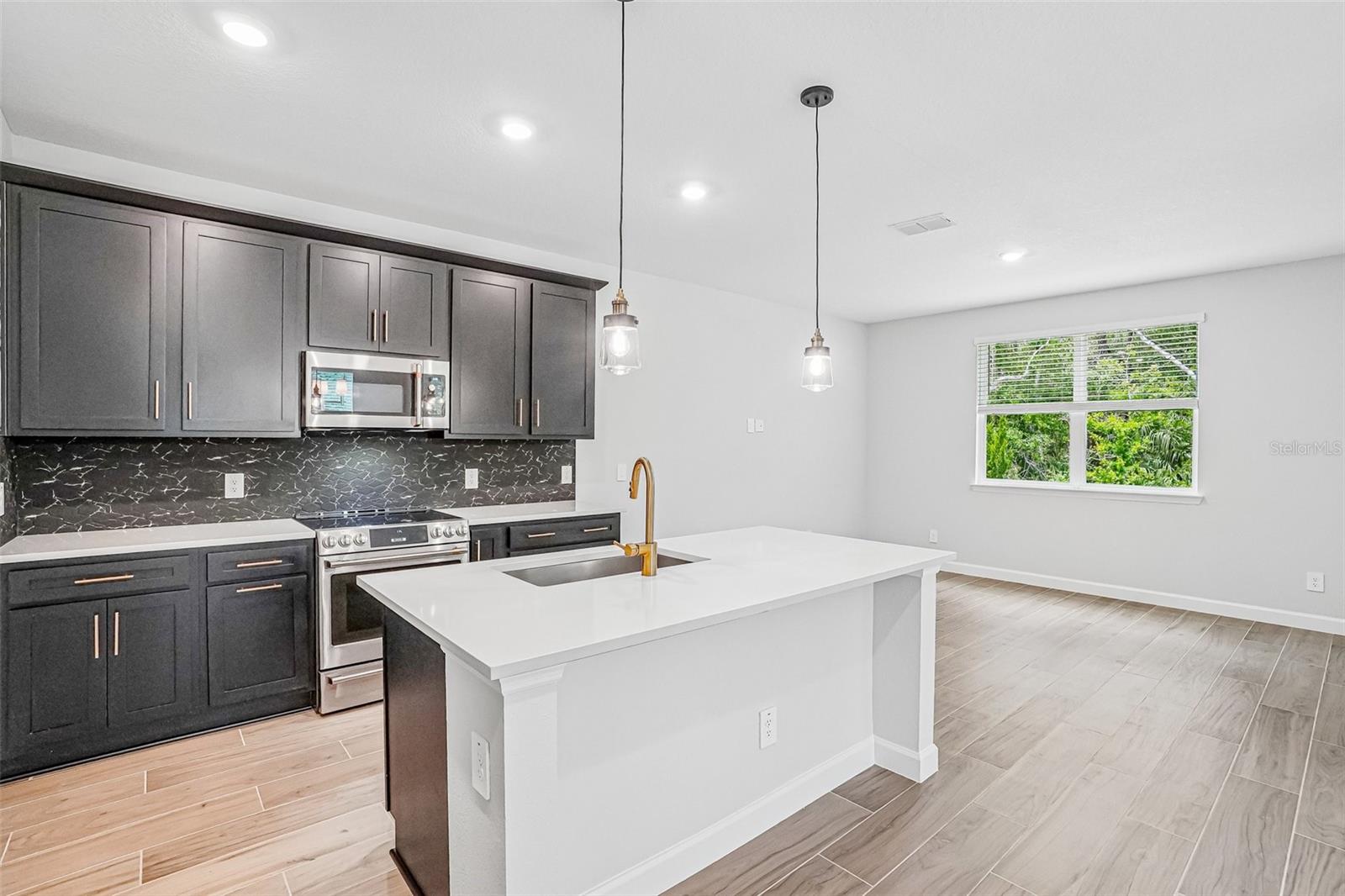 7524 DEER VALLEY CIRCLE, TAMPA, FL, 33635
