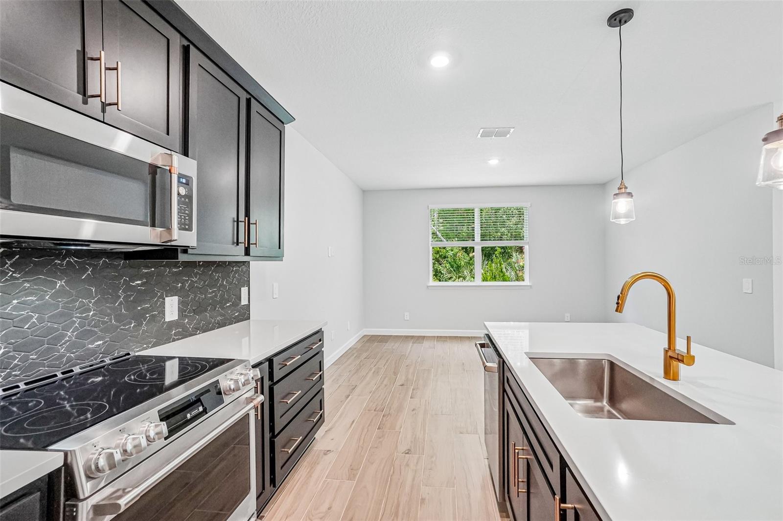 7524 DEER VALLEY CIRCLE, TAMPA, FL, 33635