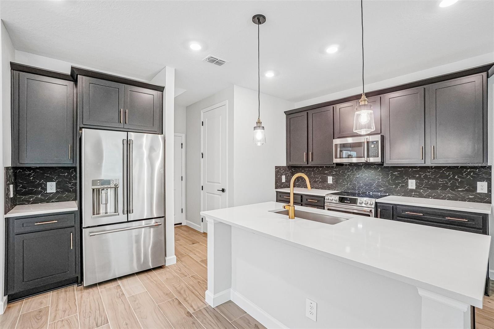 7524 DEER VALLEY CIRCLE, TAMPA, FL, 33635