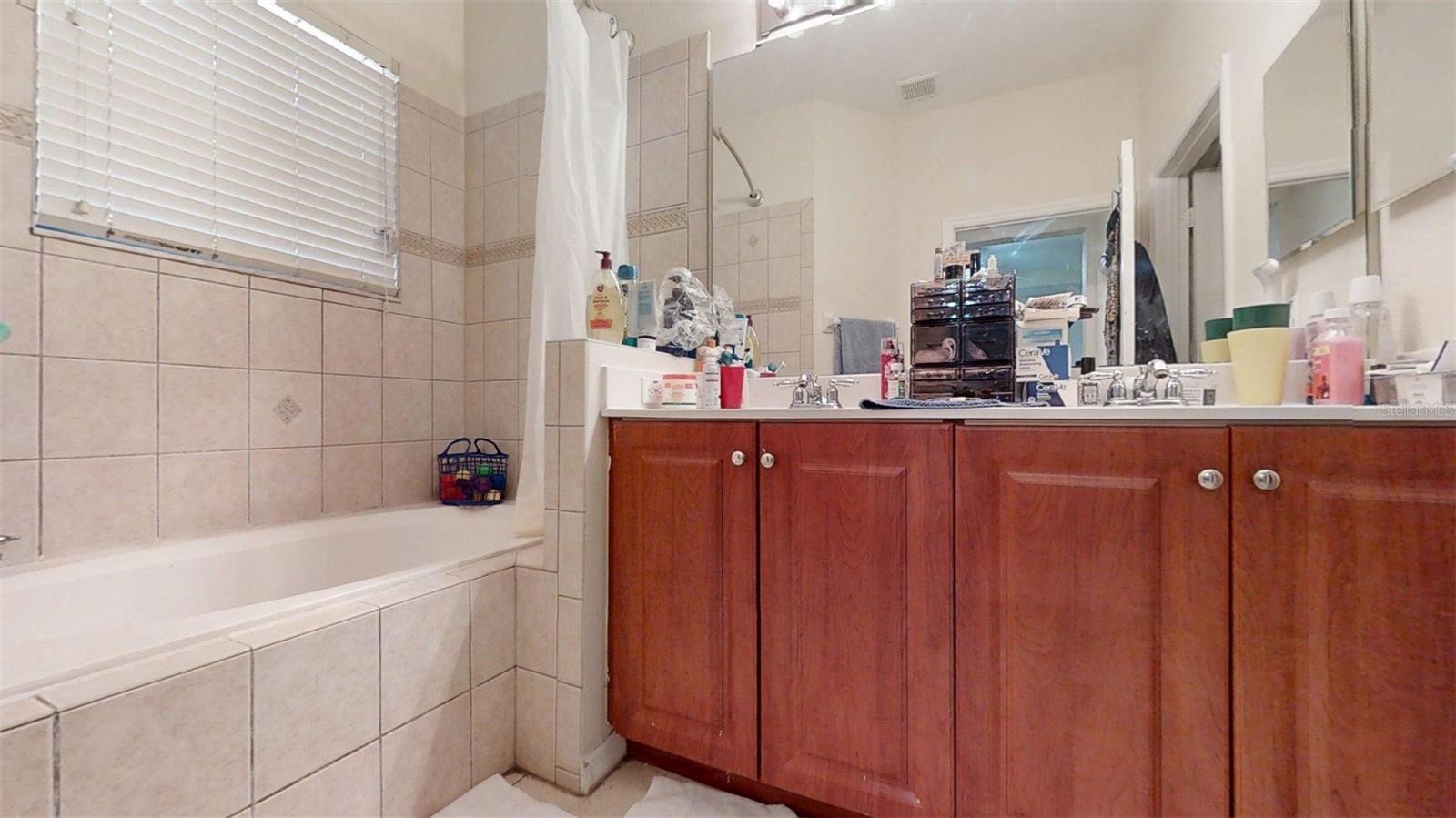 1370 PACIFIC RD, KISSIMMEE, FL, 34759