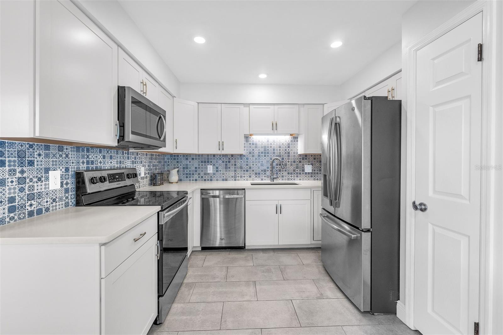 8874 ASPEN AVE, ORLANDO, FL, 32817
