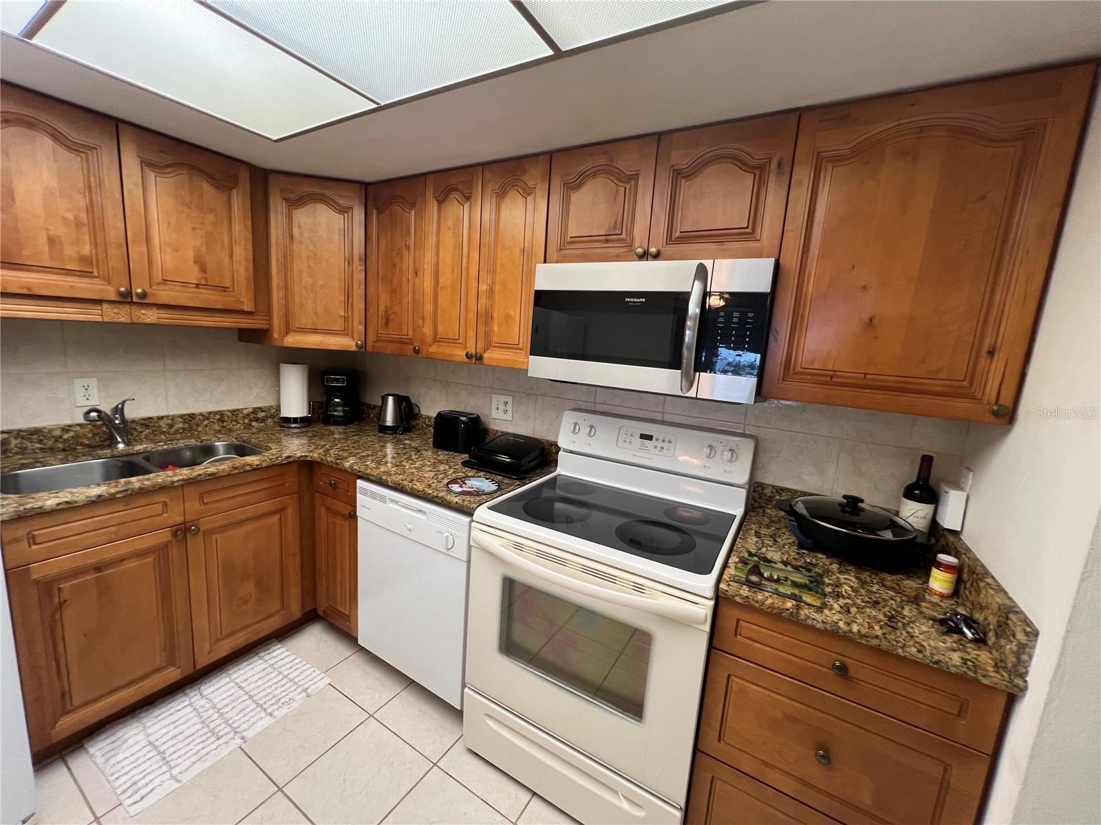 4900 BRITTANY DR S #305, ST PETERSBURG, FL, 33715
