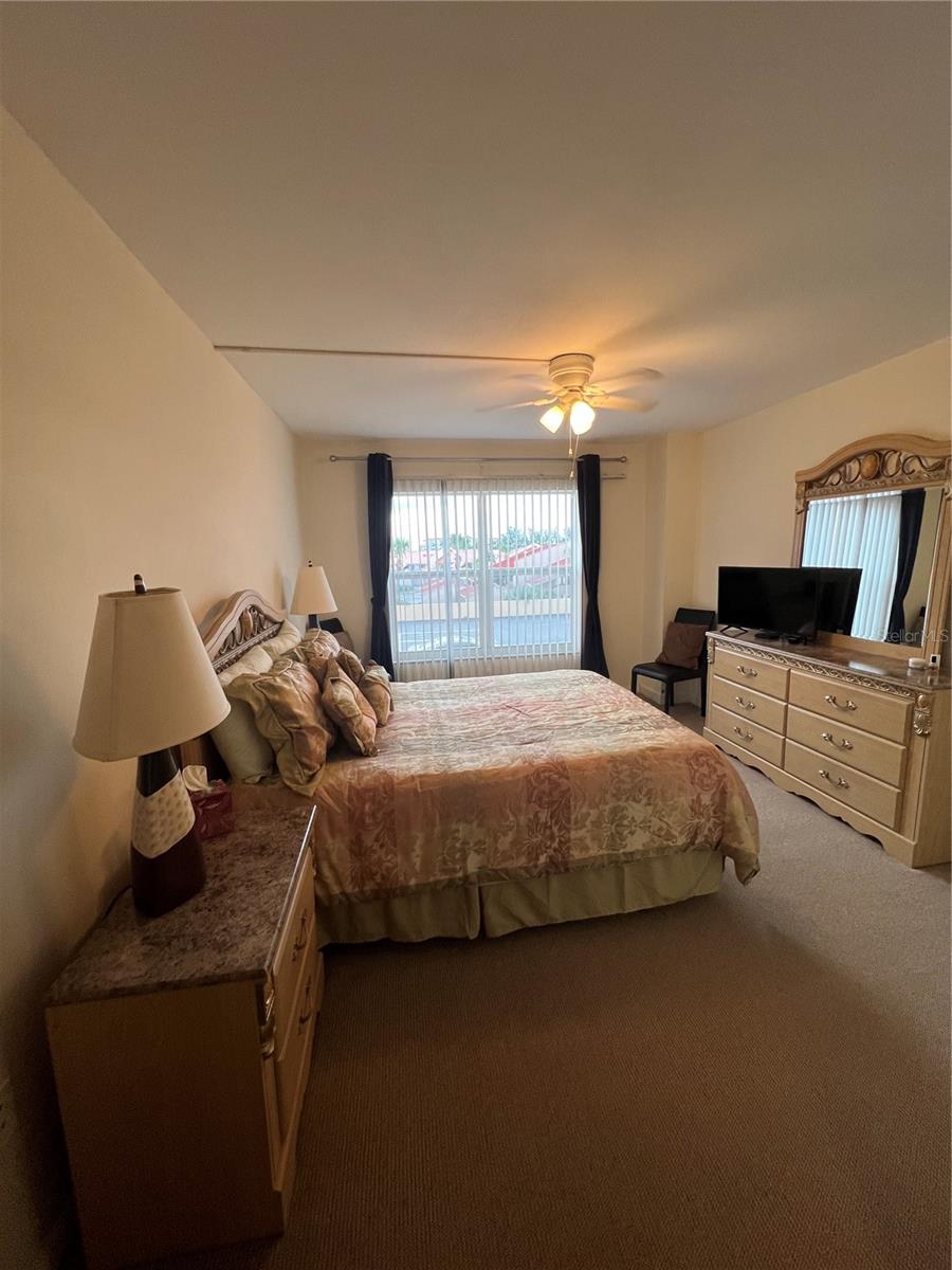4900 BRITTANY DR S #305, ST PETERSBURG, FL, 33715