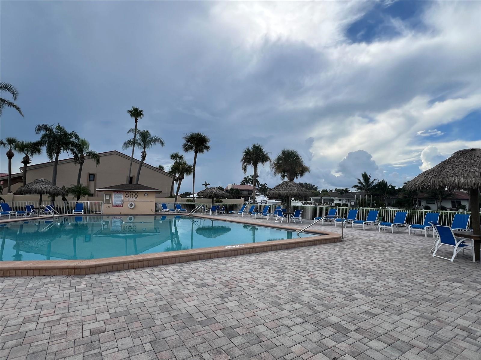 4900 BRITTANY DR S #305, ST PETERSBURG, FL, 33715