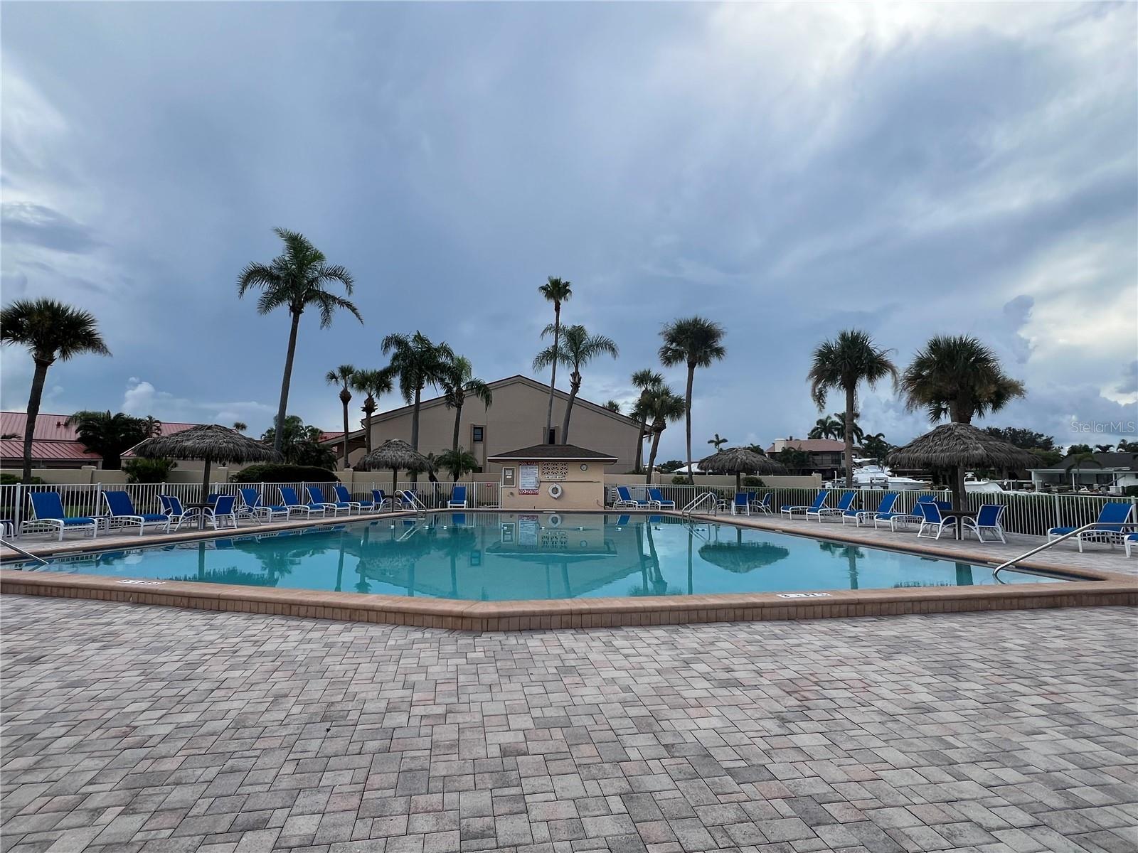 4900 BRITTANY DR S #305, ST PETERSBURG, FL, 33715