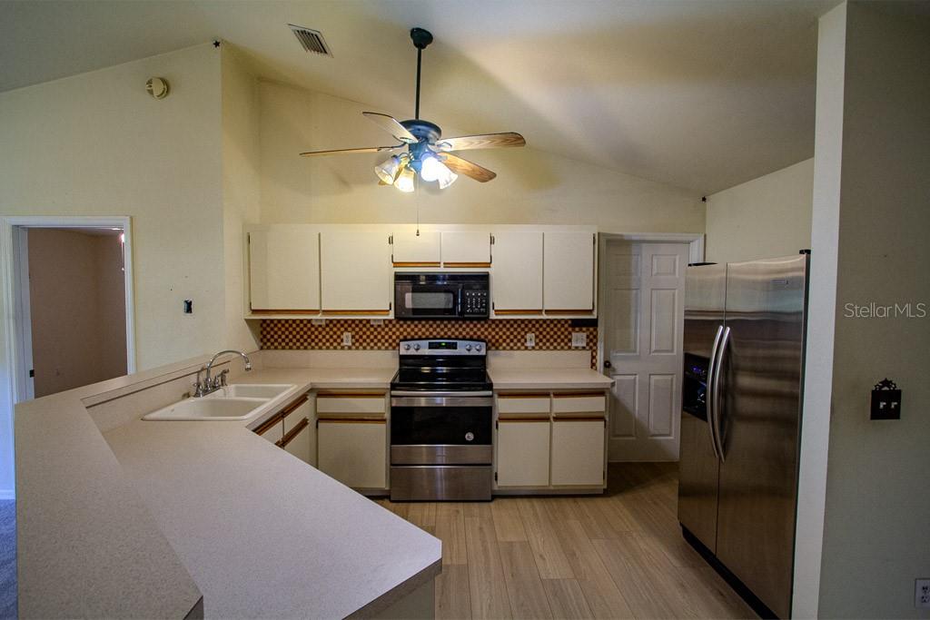 4002 SW COUNTY ROAD 18, FORT WHITE, FL, 32038