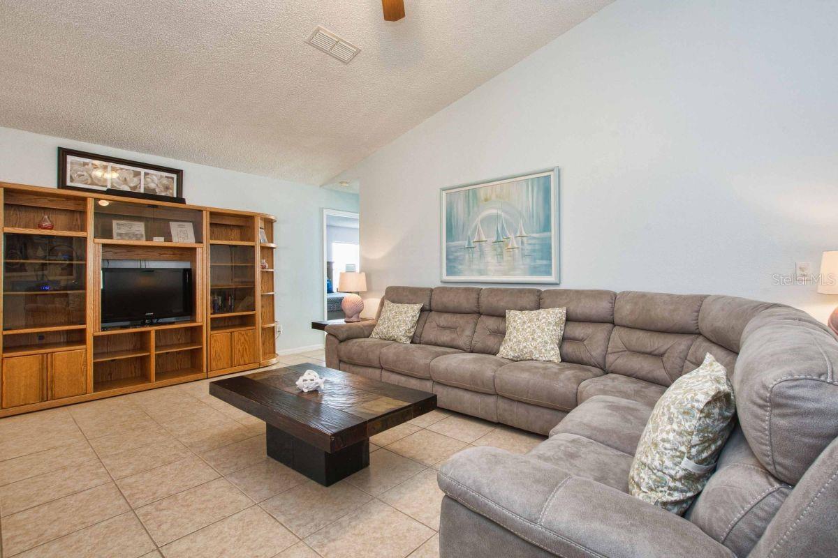 1529 INDIAN OAKS TRL, KISSIMMEE, FL, 34747