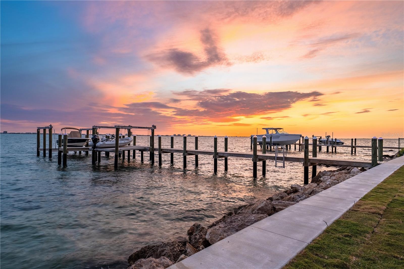 350 S SHORE DR, SARASOTA, FL, 34234