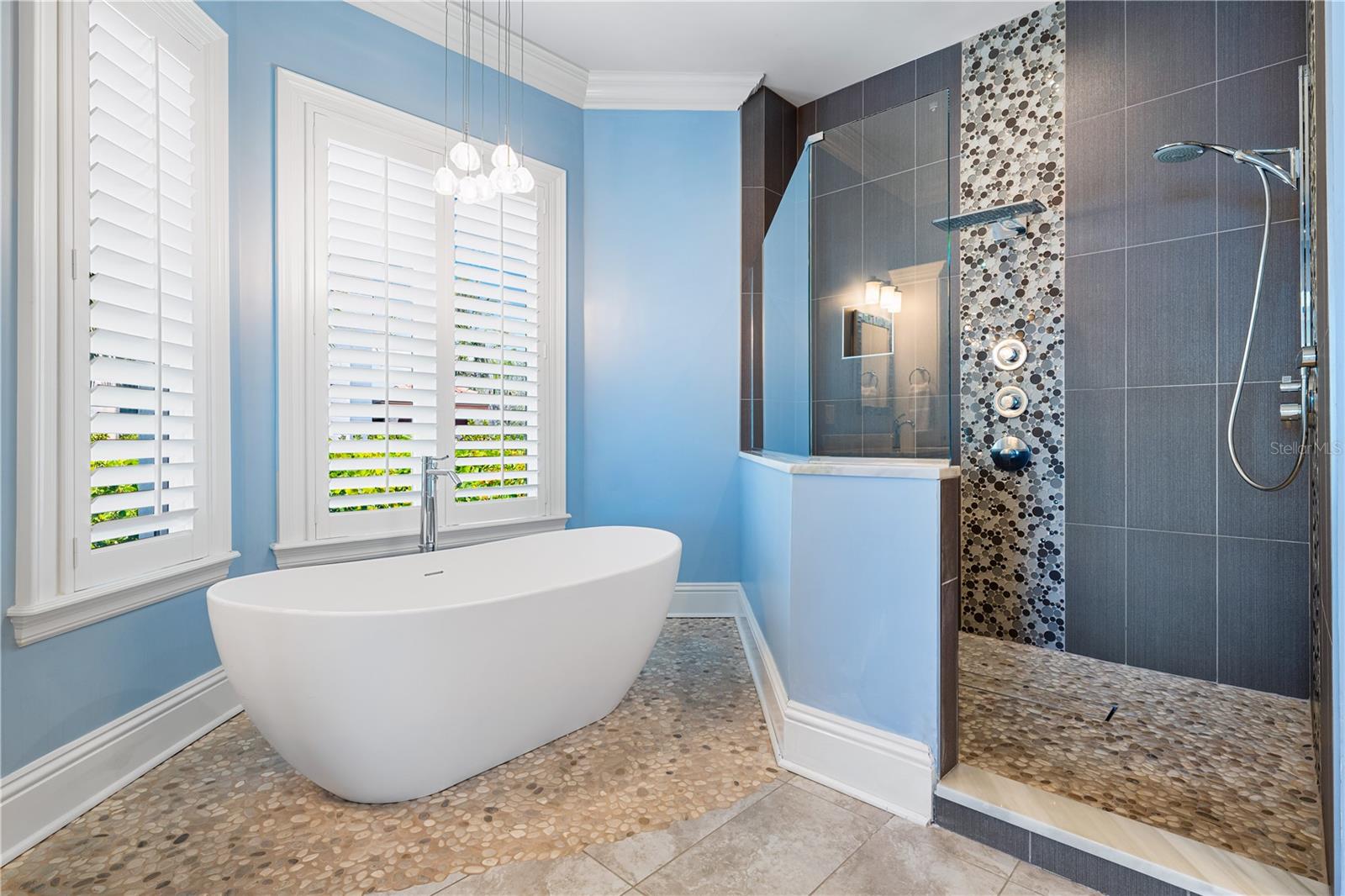 350 S SHORE DR, SARASOTA, FL, 34234