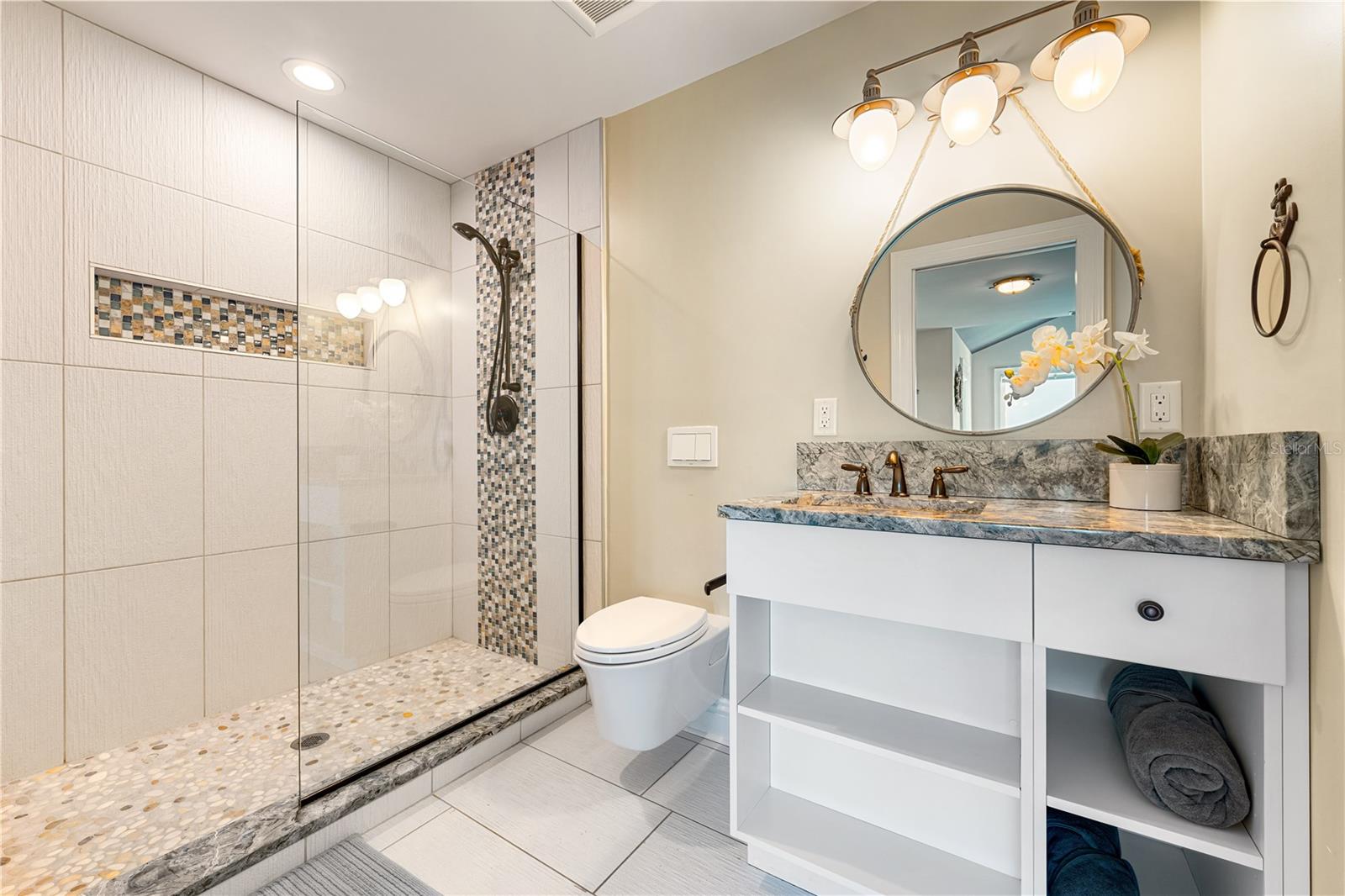 350 S SHORE DR, SARASOTA, FL, 34234