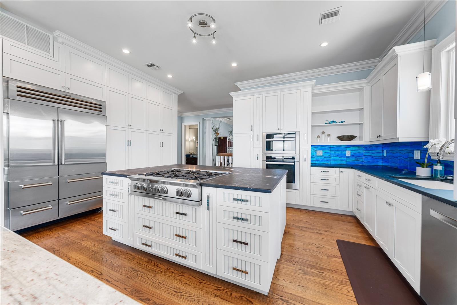 350 S SHORE DR, SARASOTA, FL, 34234
