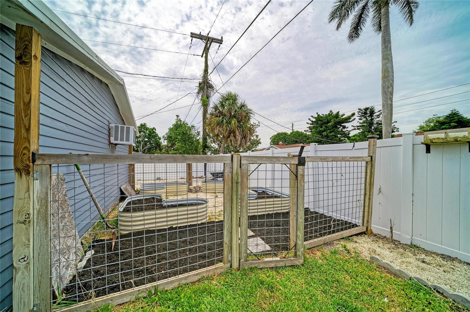 7611 18TH AVE NW, BRADENTON, FL, 34209