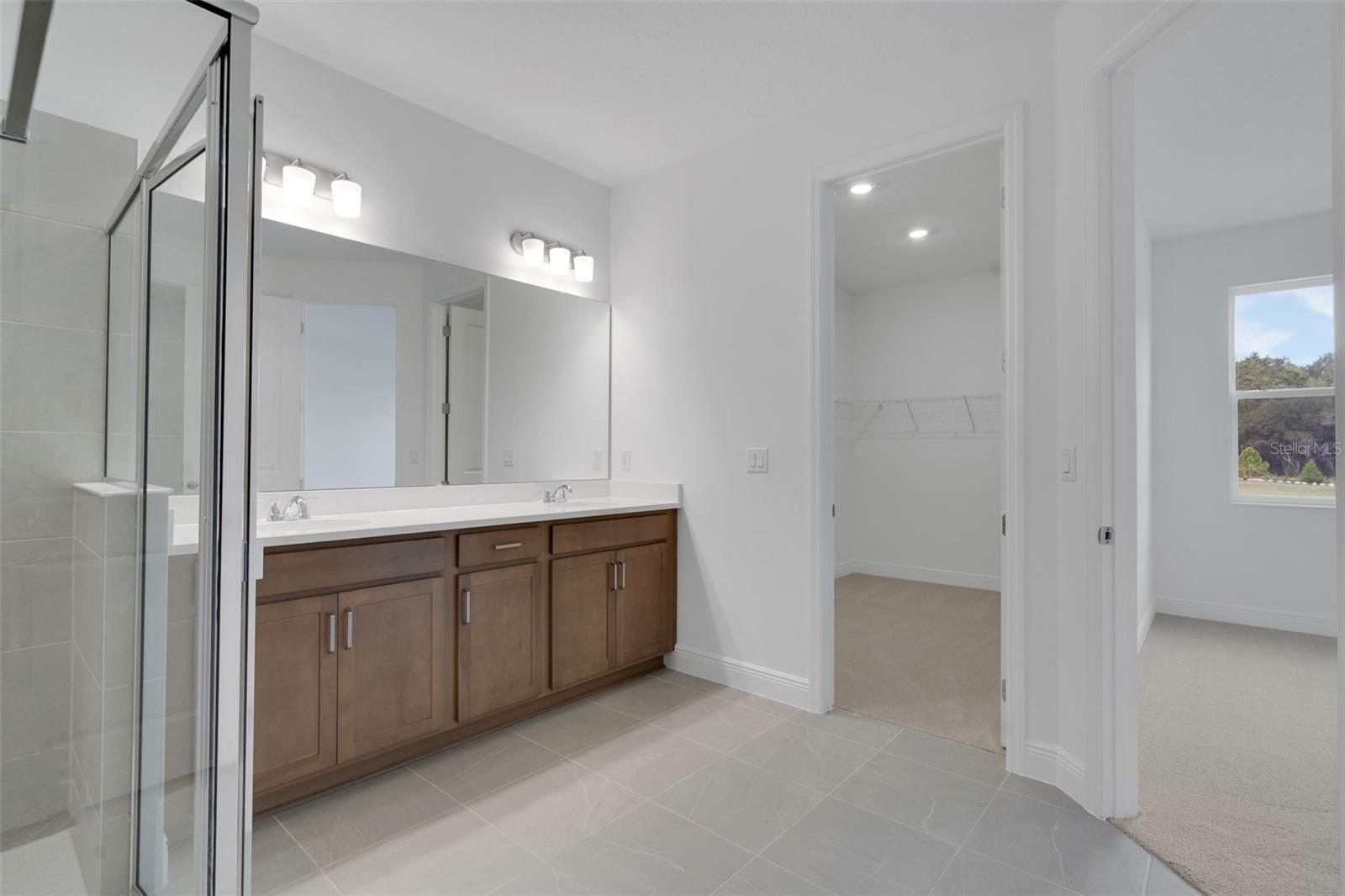 748 SUNSHOWER DR, LADY LAKE, FL, 32159