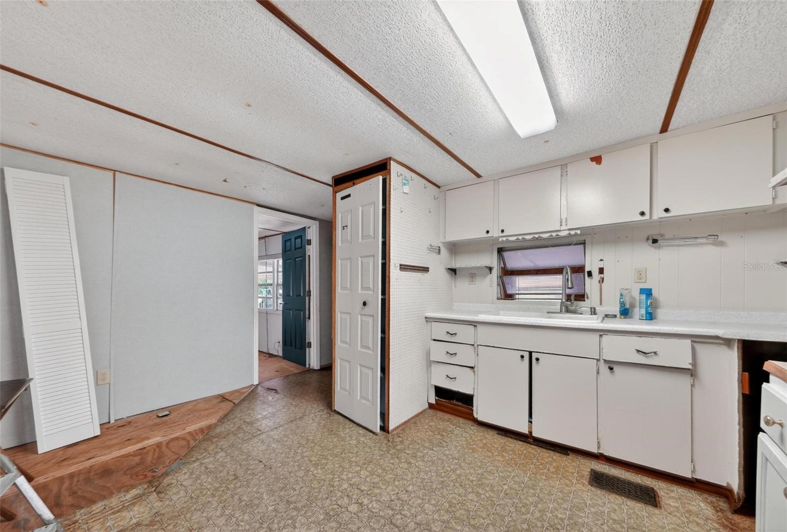 138 INDIAN CREEK RD, OAK HILL, FL, 32759