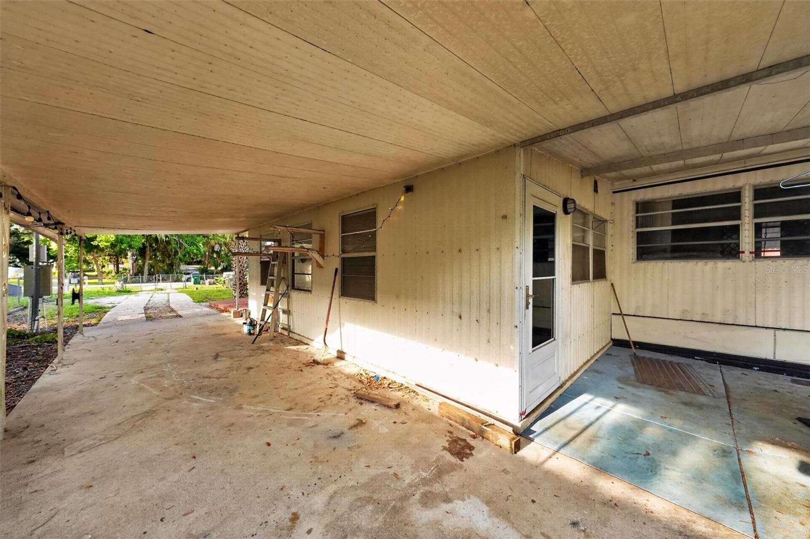 138 INDIAN CREEK RD, OAK HILL, FL, 32759
