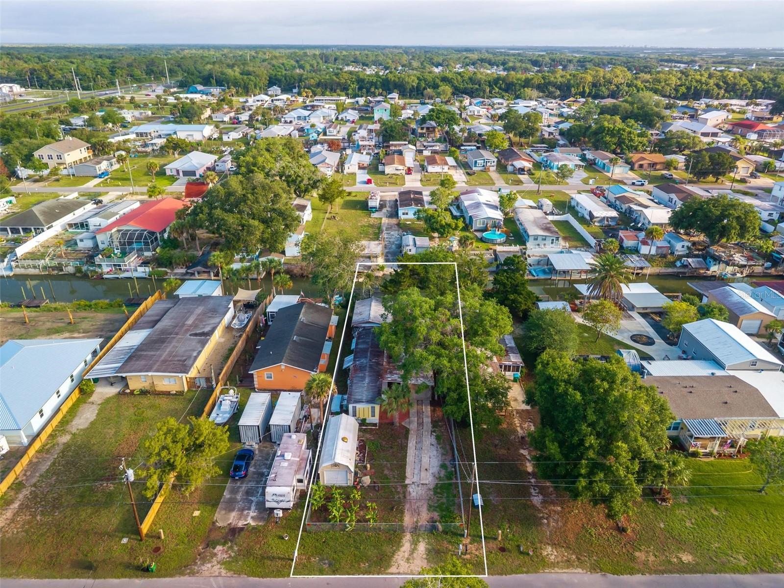 138 INDIAN CREEK RD, OAK HILL, FL, 32759